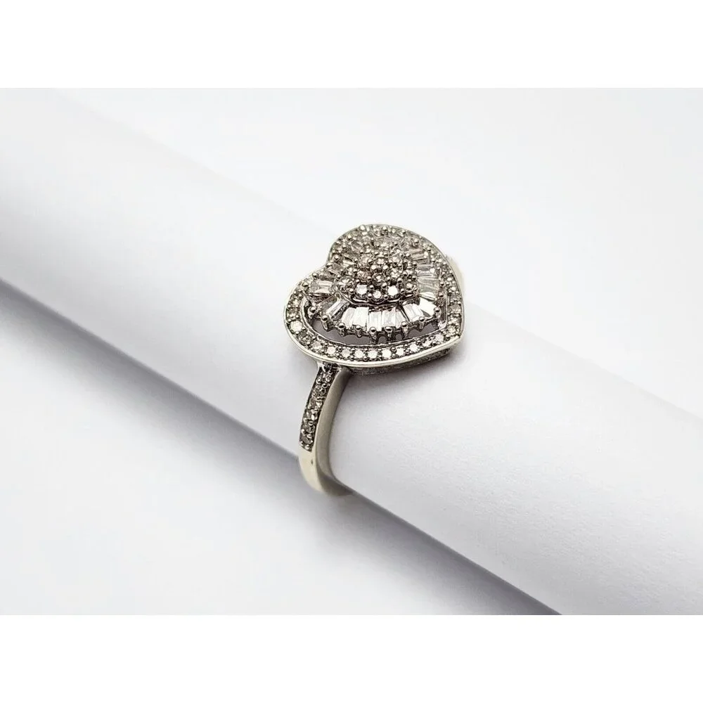 Unique 14K Karat Solid White Gold Designer Ladies Heart Diamond Ring - Size 7.25